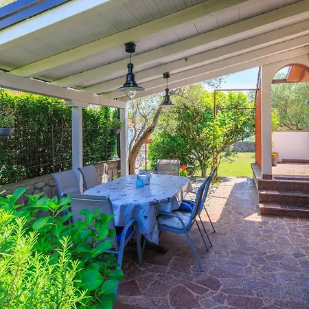 Olive Tree Krk Feriehus Kornić