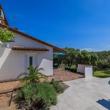 Olive Tree Krk 펜션