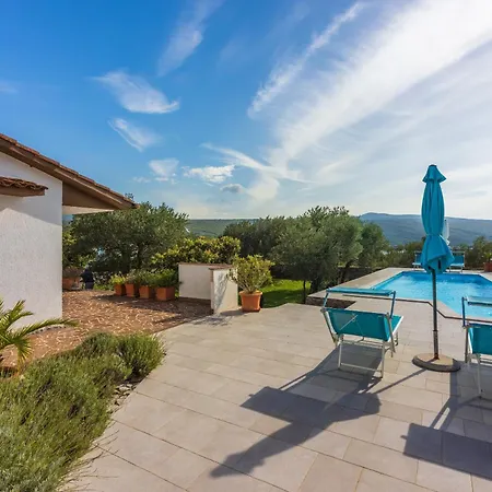 Olive Tree Krk Feriehus Kornić