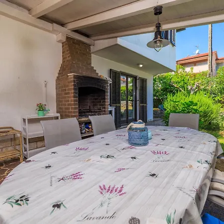 Olive Tree Krk Feriehus Kornić