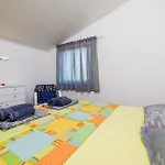 בית נופש Olive Tree Krk *